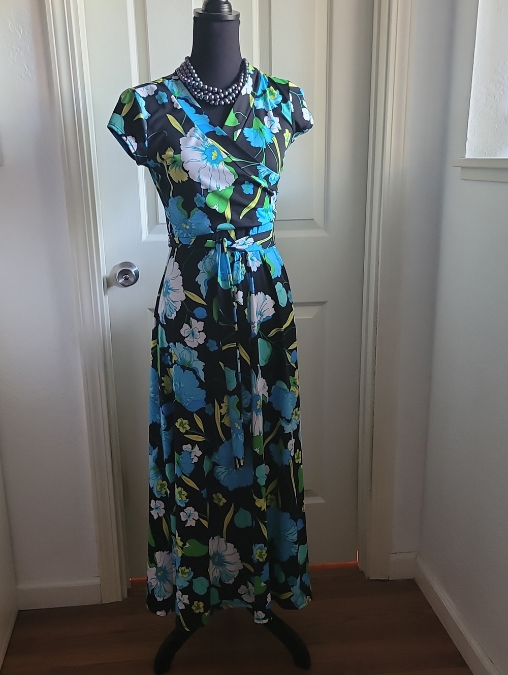 Floral Wrap Midi Dress in Black and Blue-Green Super Stretchy SIZE S MADE IN USA